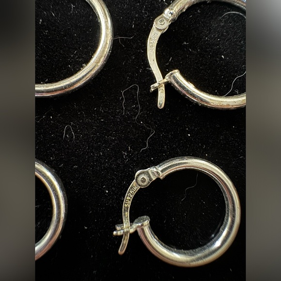 Two Pairs 925 Sterling Silver Hollow Hoop Earrings - Picture 4 of 5